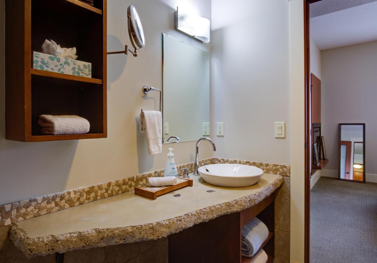 Misty Mountain- Premium 2 Bedroom Mountain View Canmore Buitenkant foto